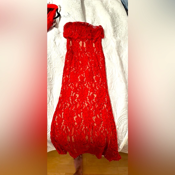 Red formal dress . Size 10 - Picture 3 of 3